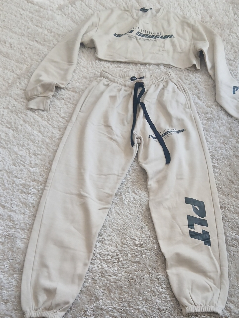 PRETTY LITTLE THING SET